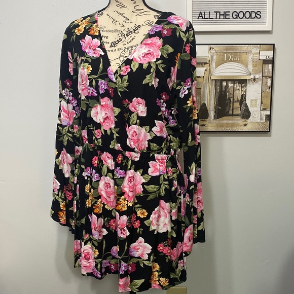 Forever 21 Pants - Forever 21 black/pink floral v-neck faux romper size 1X